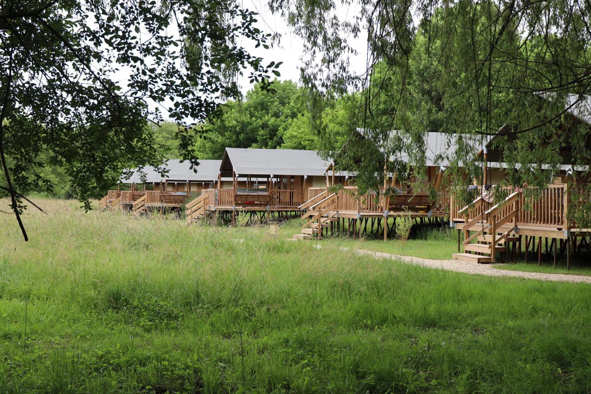 Camping Rcn Le Moulin De La Pique Belves Ruang foto