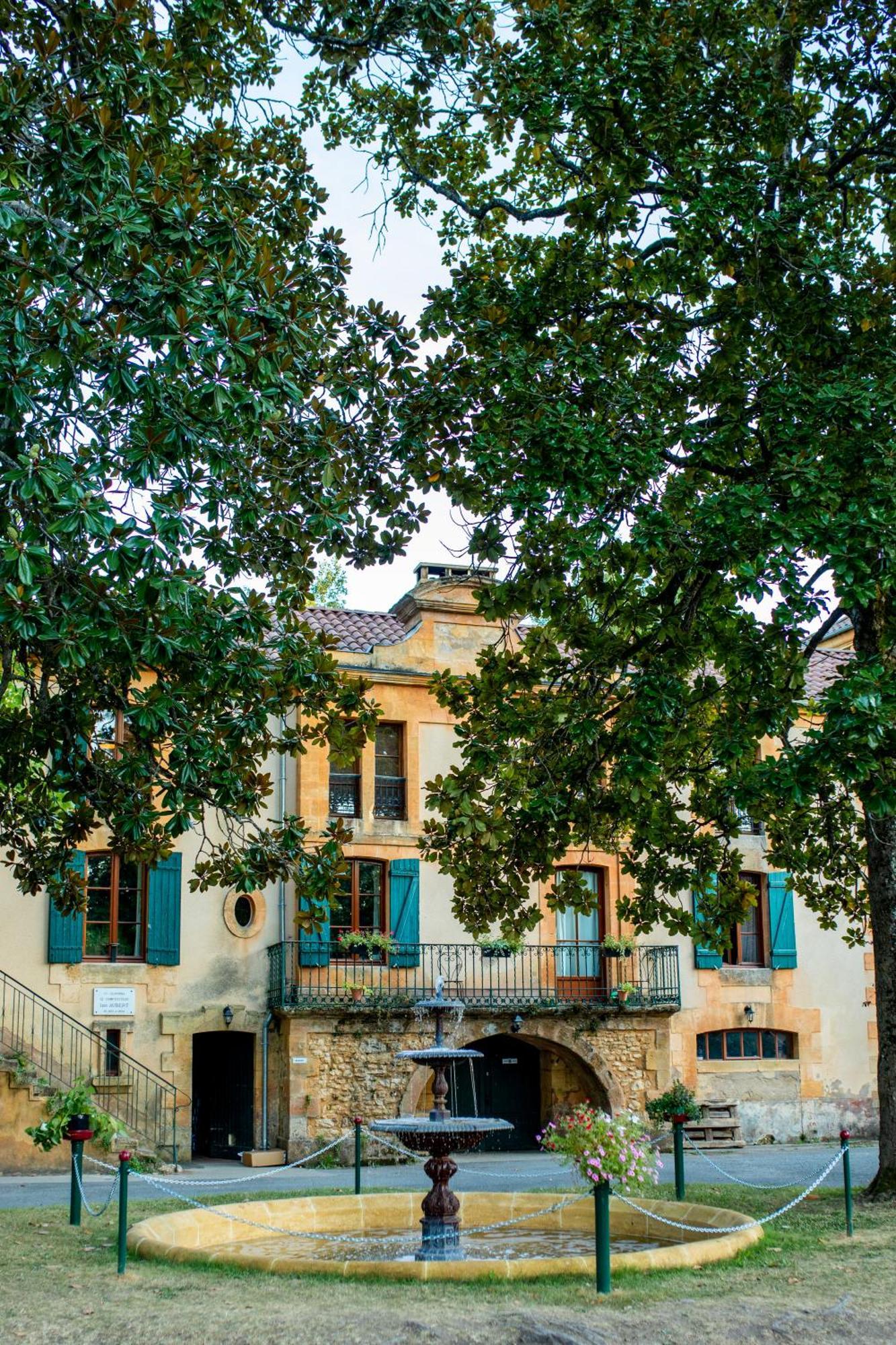 Camping Rcn Le Moulin De La Pique Belves Bagian luar foto