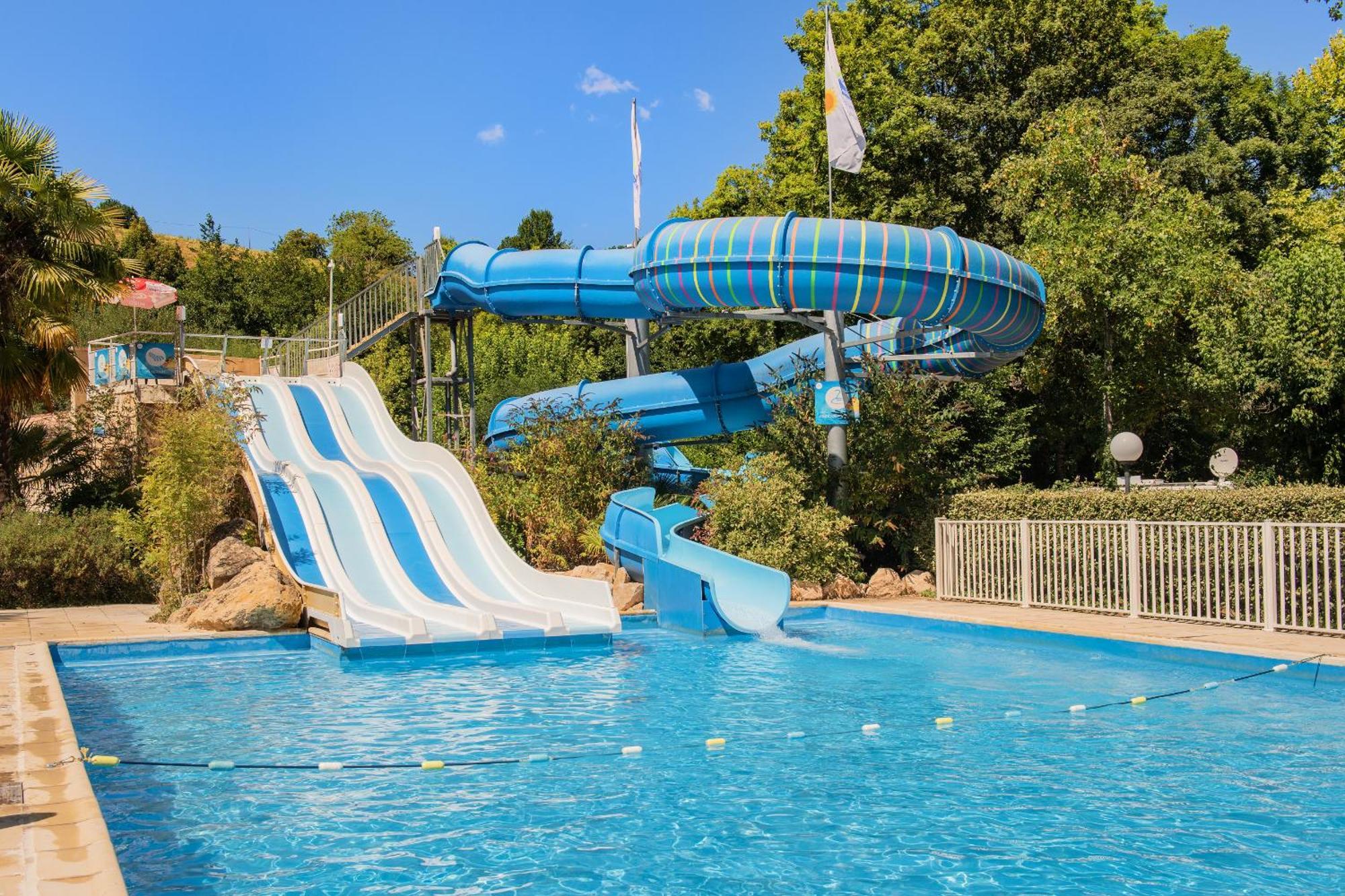 Camping Rcn Le Moulin De La Pique Belves Bagian luar foto